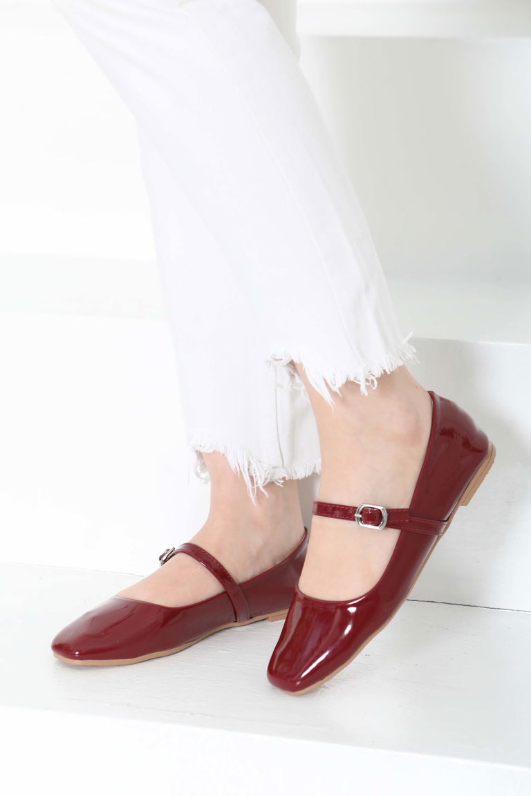 Kadın Bordo Kemerli Rugan Ayakkabı - 27155 - TOFİSA