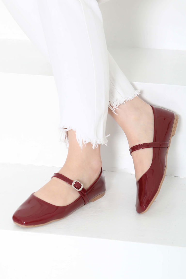 Kadın Bordo Kemerli Rugan Ayakkabı - 27155 - TOFİSA