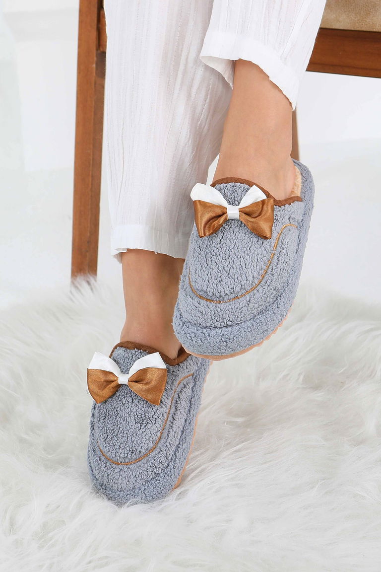 Kadın Füme Fiyonklu Peluş Ev Terliği - 27772-FUME - TOFİSA