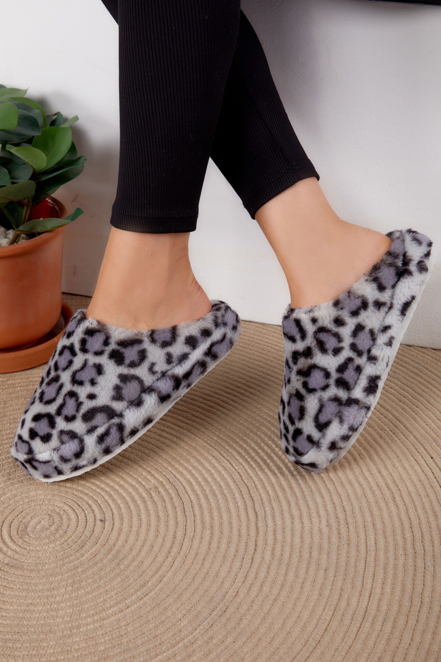 Kadın Gri Leopar Desenli Ev Terliği - 26293 - 2