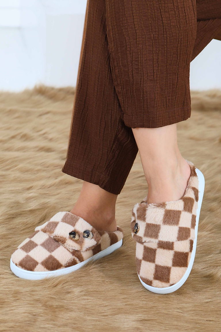 Kadın Kahve Ekoseli Düğmeli Ev Terliği - 27780-KAHVE - TOFİSA