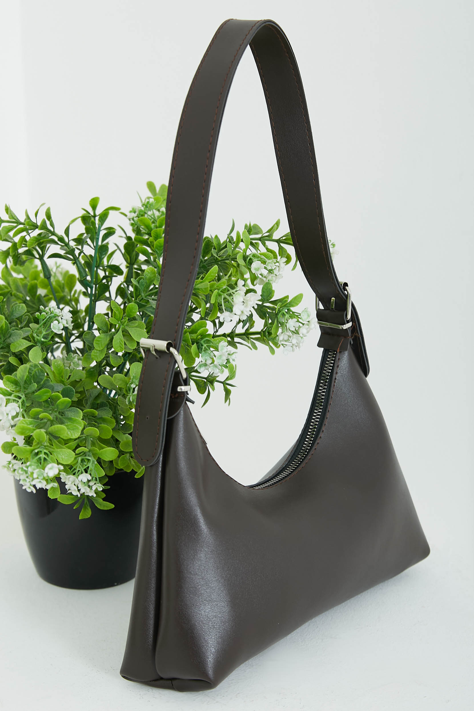 Kadın Koyu Kahve Kadın Baget Model Toka Detaylı El ve Omuz Çantası - 26820 - 1