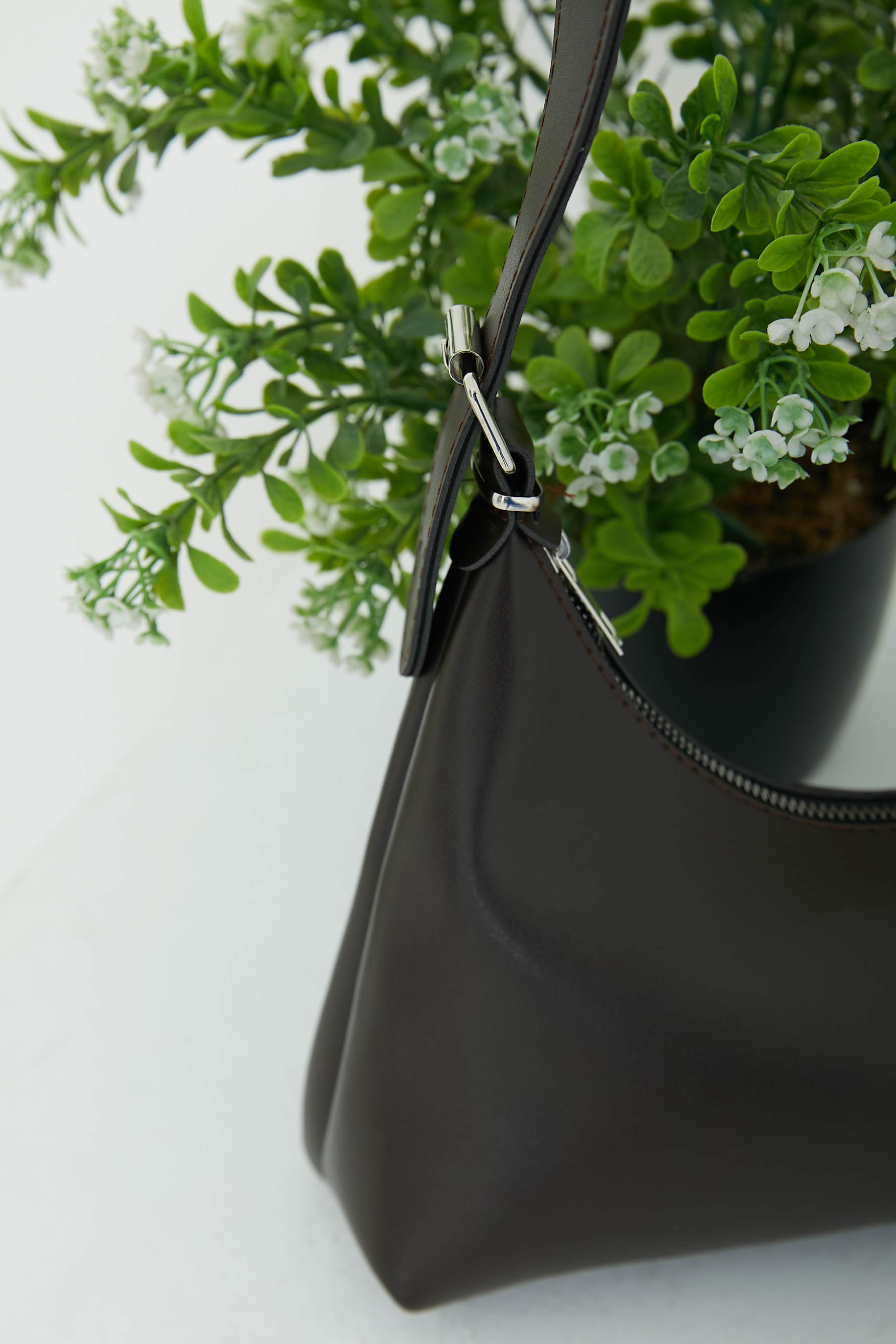 Kadın Koyu Kahve Kadın Baget Model Toka Detaylı El ve Omuz Çantası - 26820 - 4