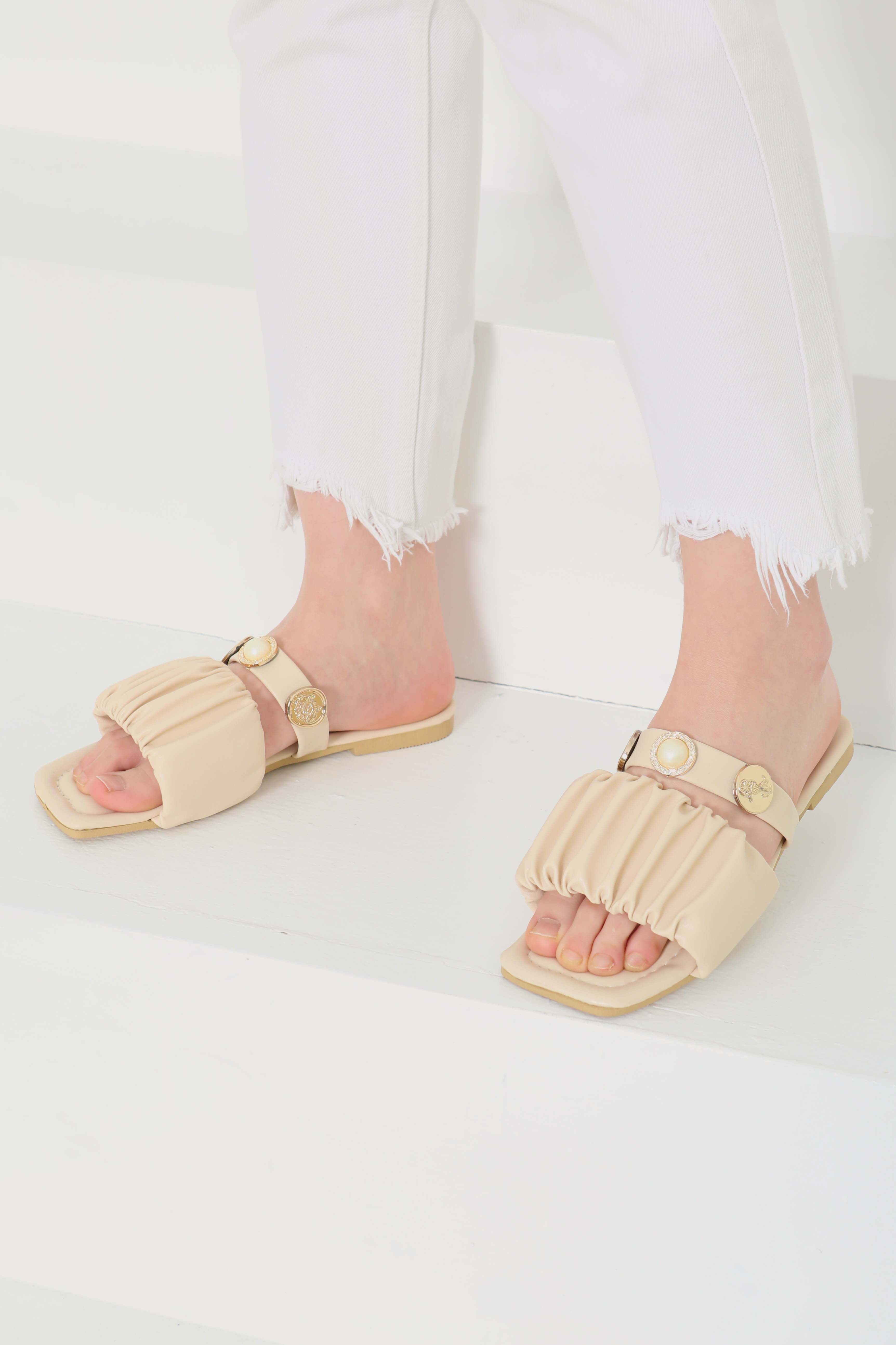 Kadın Krem Büzgülü İncili Terlik - 27110 - 3