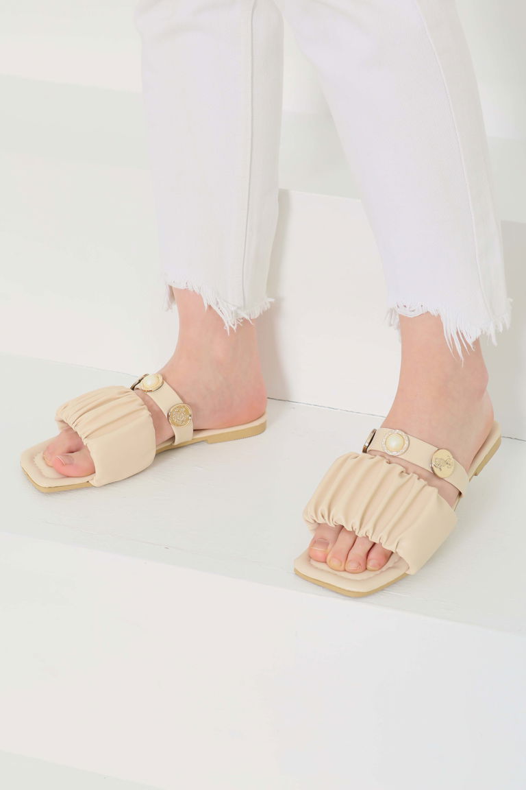 Kadın Krem Büzgülü İncili Terlik - 27110 - TOFİSA