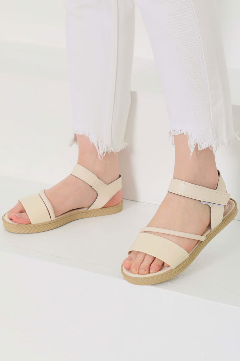 Kadın Krem Çapraz Detaylı Sandalet - 27111 - TOFİSA