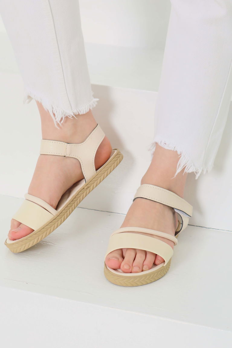 Kadın Krem Çapraz Detaylı Sandalet - 27111 - TOFİSA