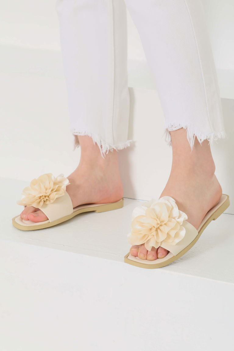 Kadın Krem Güllü Terlik - 27114 - TOFİSA