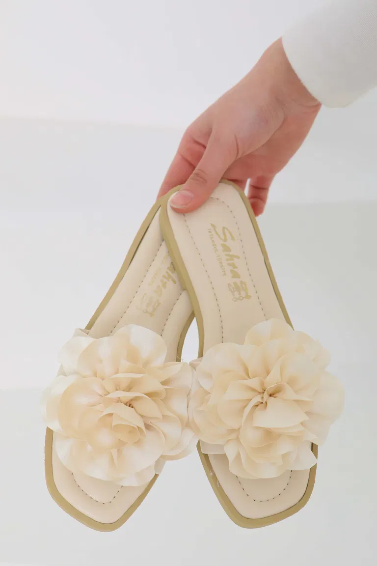 Kadın Krem Güllü Terlik - 27114 - TOFİSA