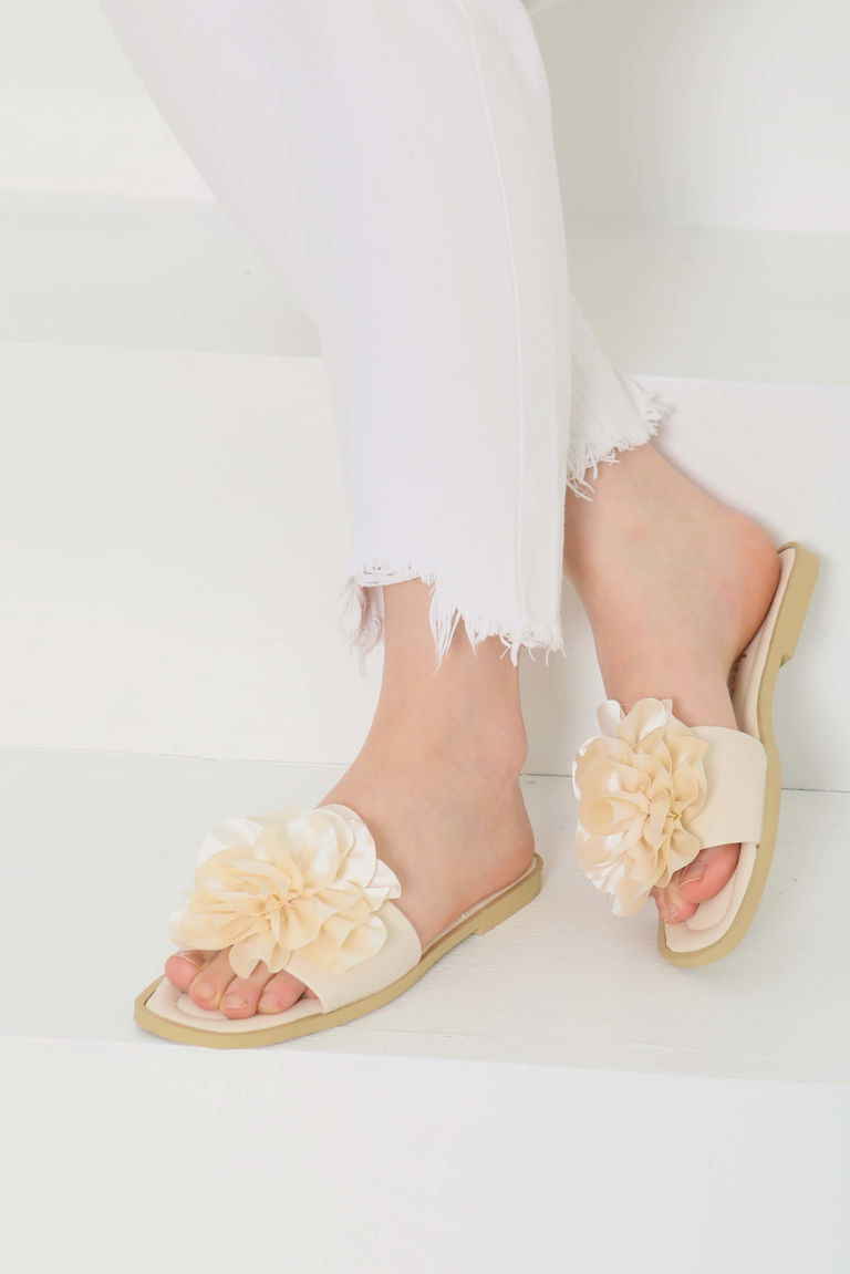 Kadın Krem Güllü Terlik - 27114 - TOFİSA