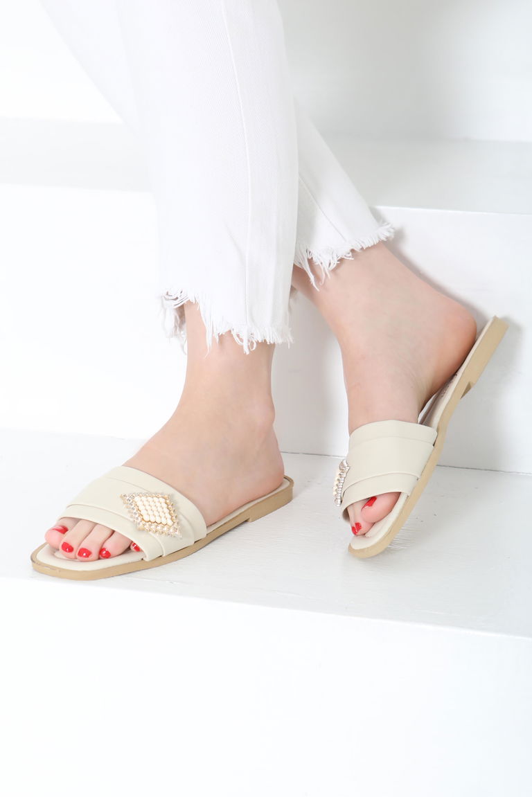 Kadın Krem Tokalı Terlik - 27157 - TOFİSA