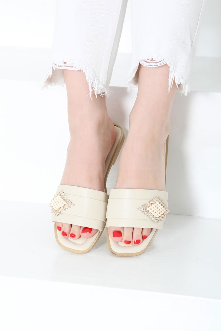 Kadın Krem Tokalı Terlik - 27157 - TOFİSA