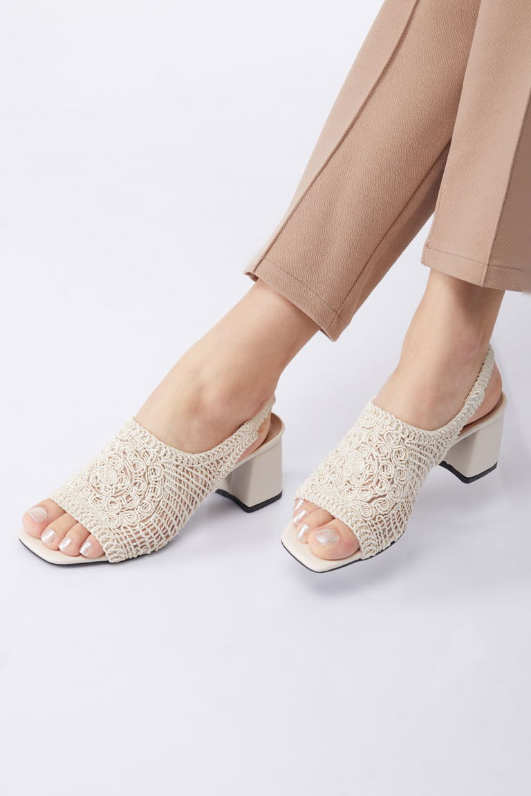 Kadın Krem Topuklu Nakışlı Sandelet - 27154 - TOFİSA