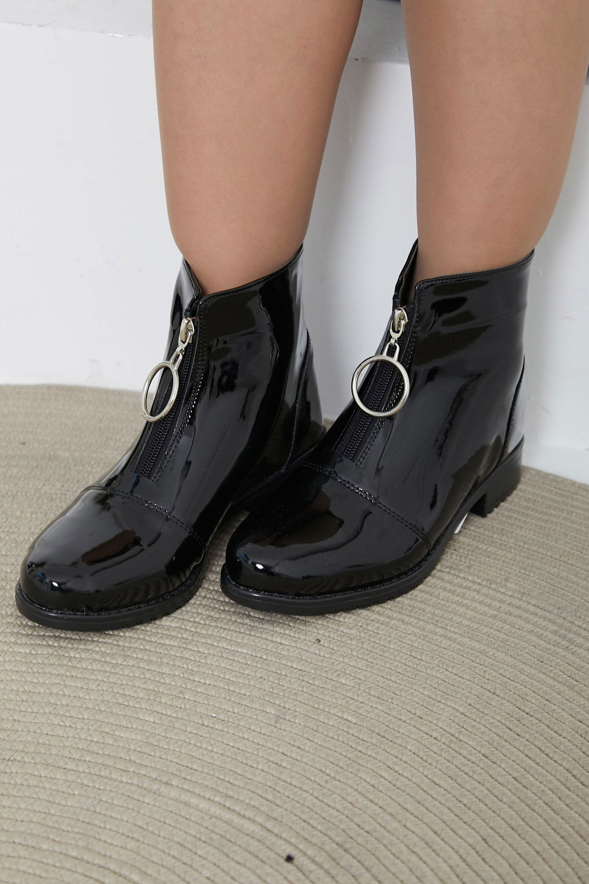 Kadın Parlak Siyah Fermuarlı Yarım Bot - 26704 - 3