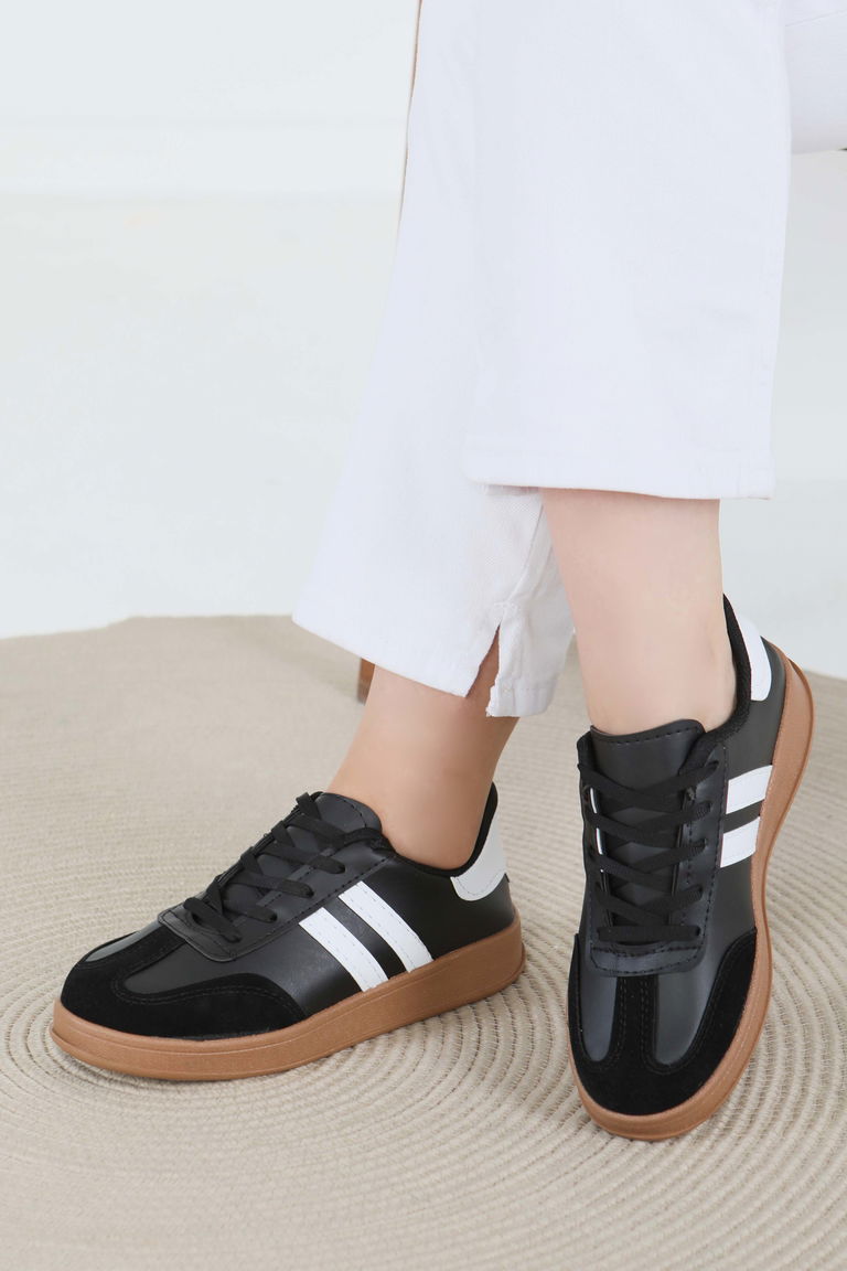 Kadın Siyah Beyaz Süet Detaylı Ayakkabı - 27480 - TOFİSA