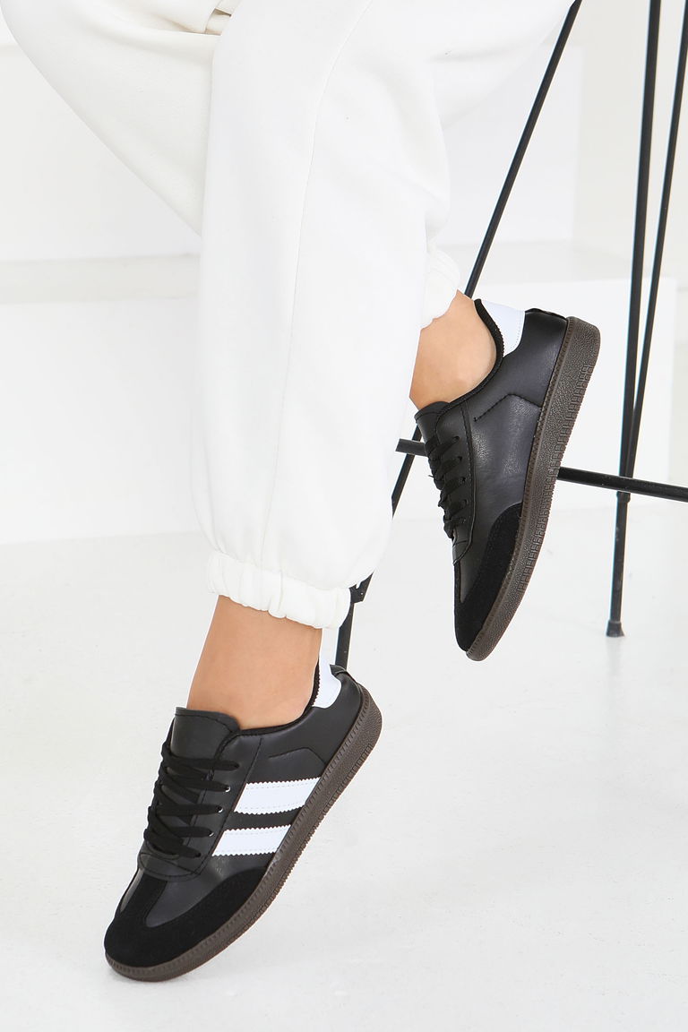 Kadın Siyah Beyaz Suni Deri Spor Ayakkabı - 27702-SIYAH-BEYAZ - TOFİSA