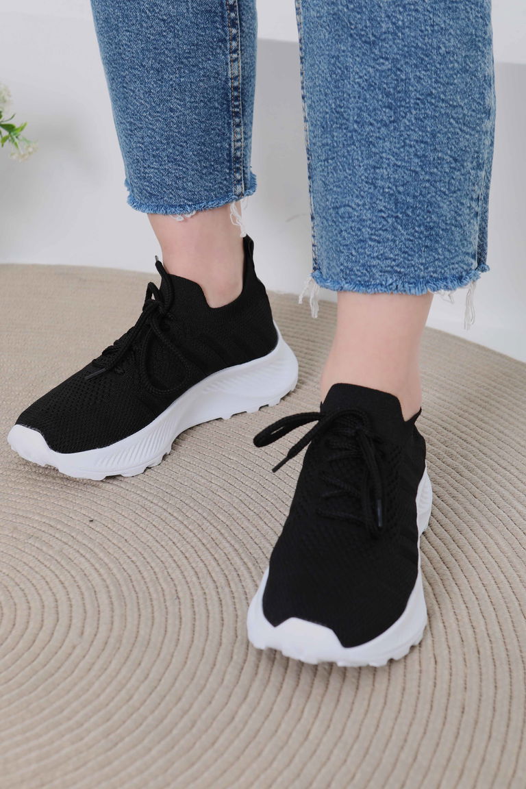 Kadın Siyah Beyaz Yüksek Tabanlı Spor Ayakkabı - 27082 - TOFİSA