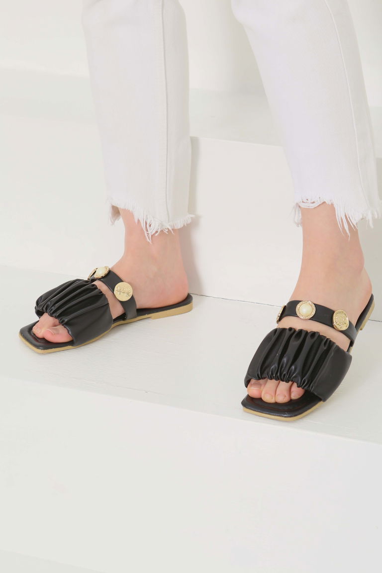 Kadın Siyah Büzgülü İncili Terlik - 27110 - TOFİSA