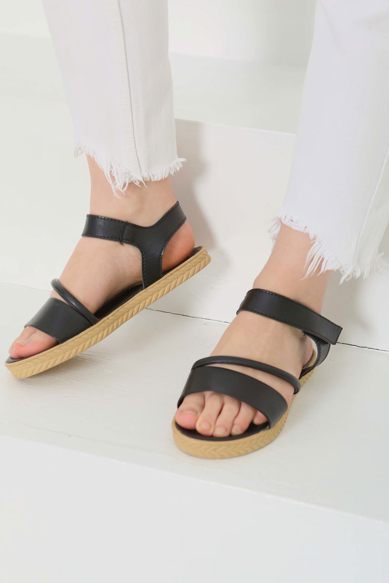 Kadın Siyah Çapraz Detaylı Sandalet - 27111 - TOFİSA