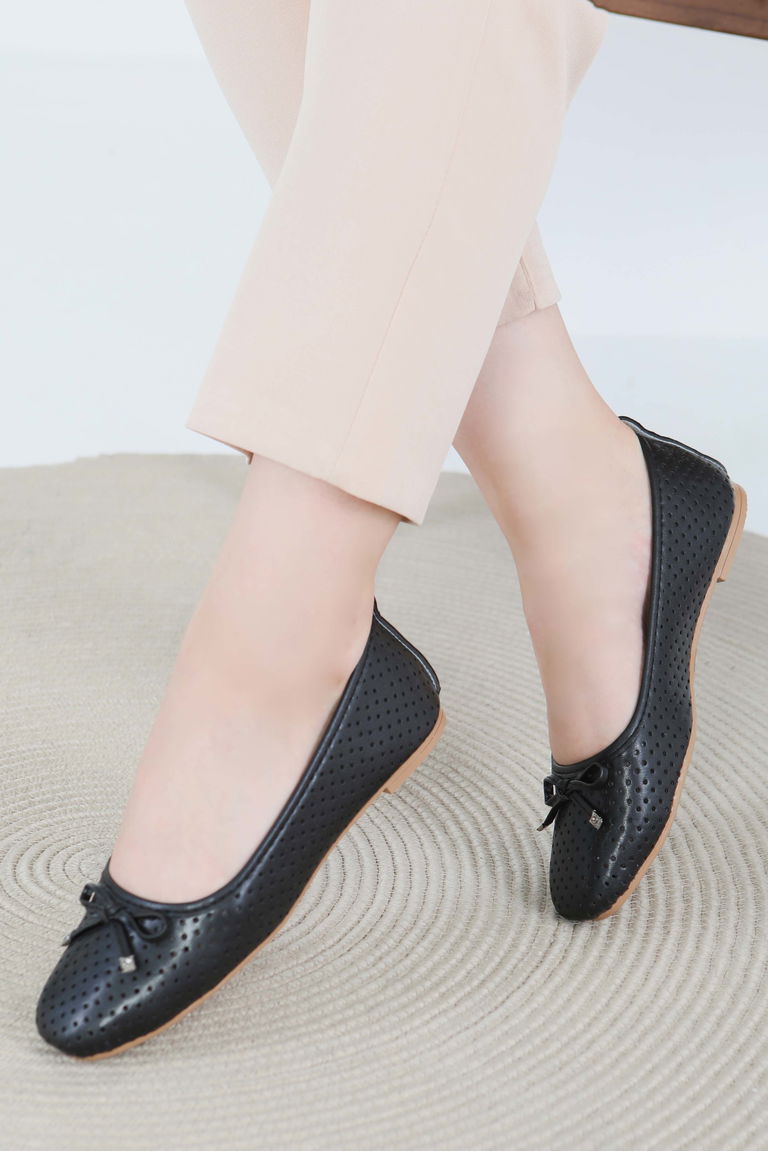 Kadın Siyah Delik Detaylı Babet - 27478 - TOFİSA