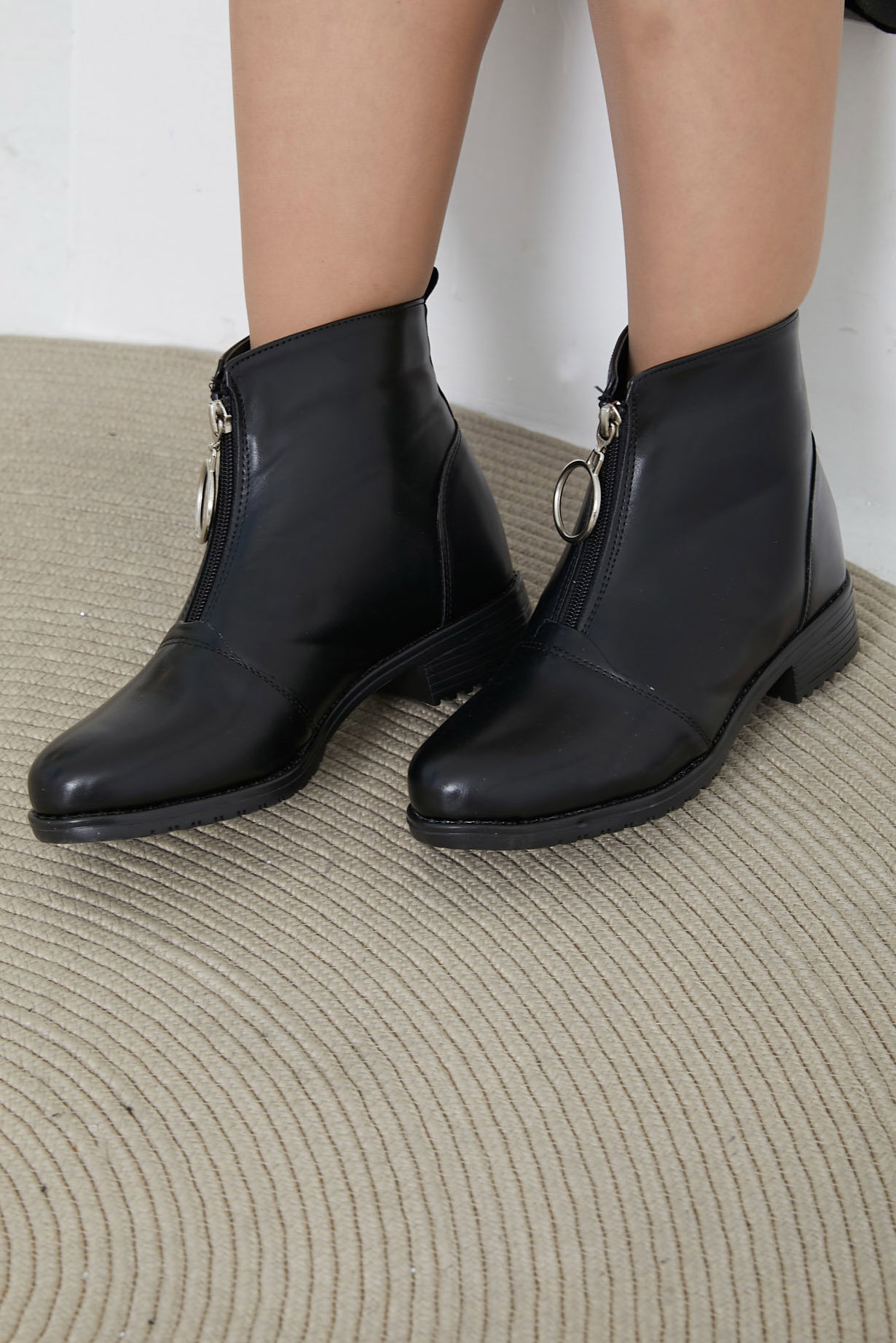 Kadın Siyah Fermuarlı Yarım Bot - 26704 - 1