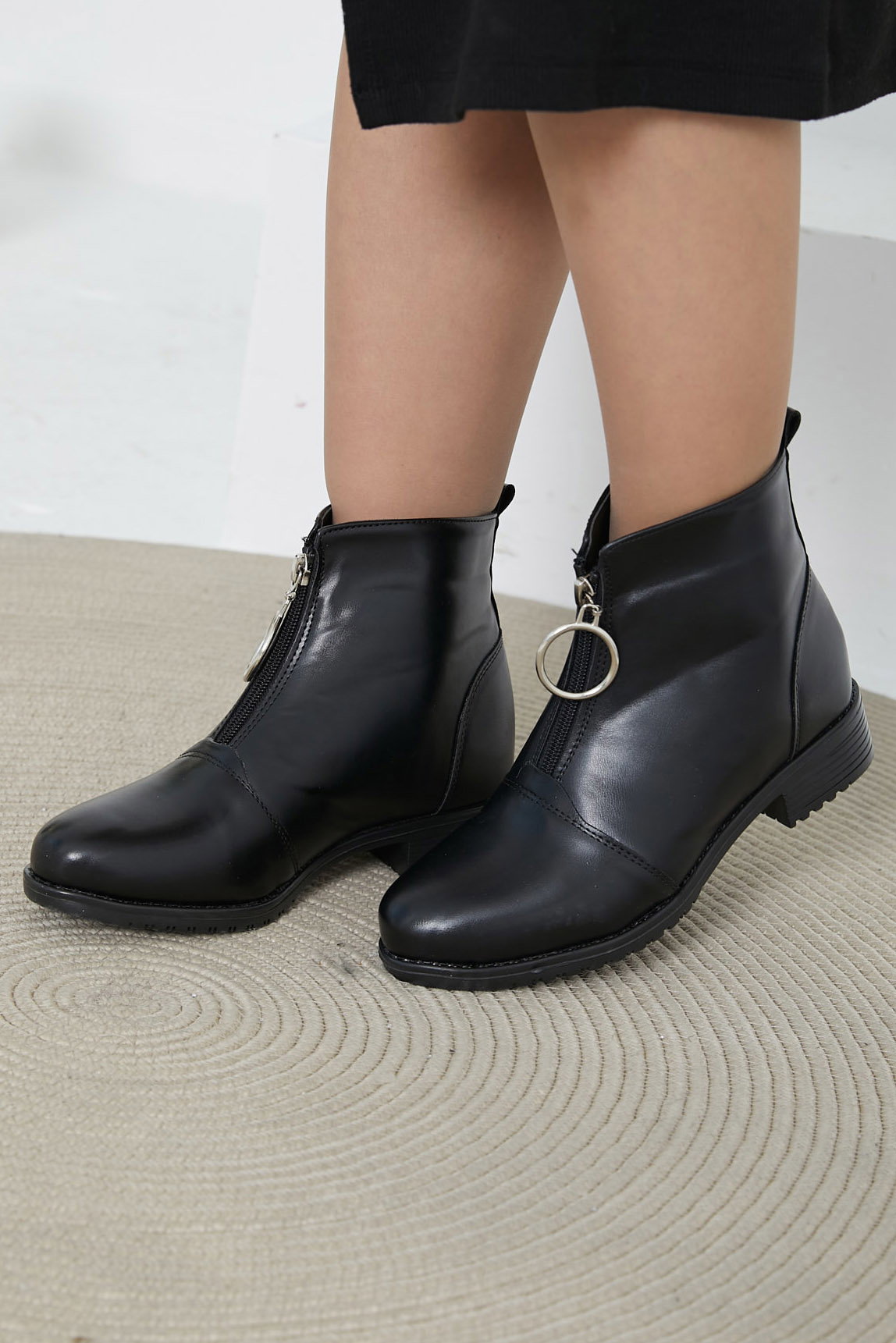 Kadın Siyah Fermuarlı Yarım Bot - 26704 - 2