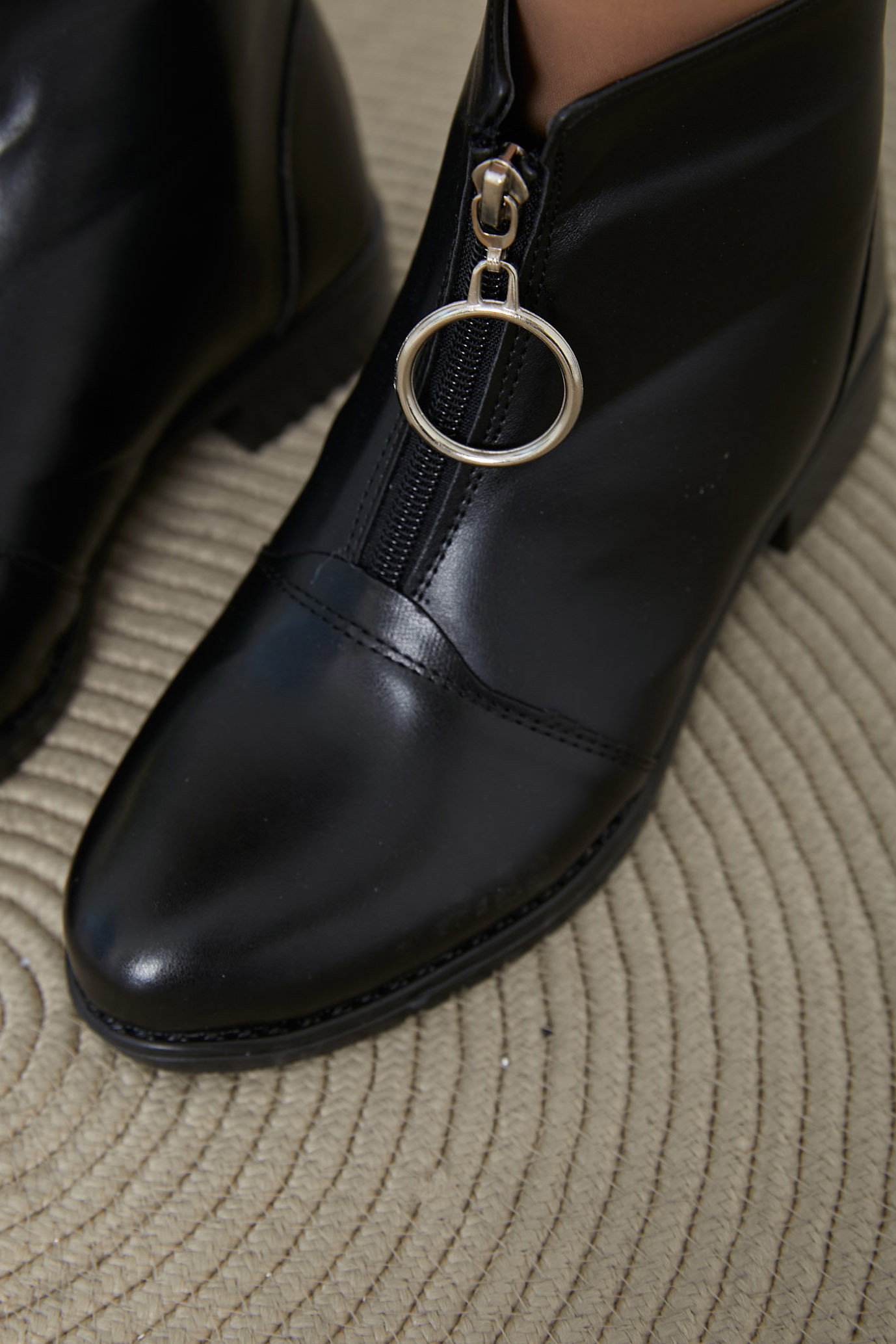 Kadın Siyah Fermuarlı Yarım Bot - 26704 - 3