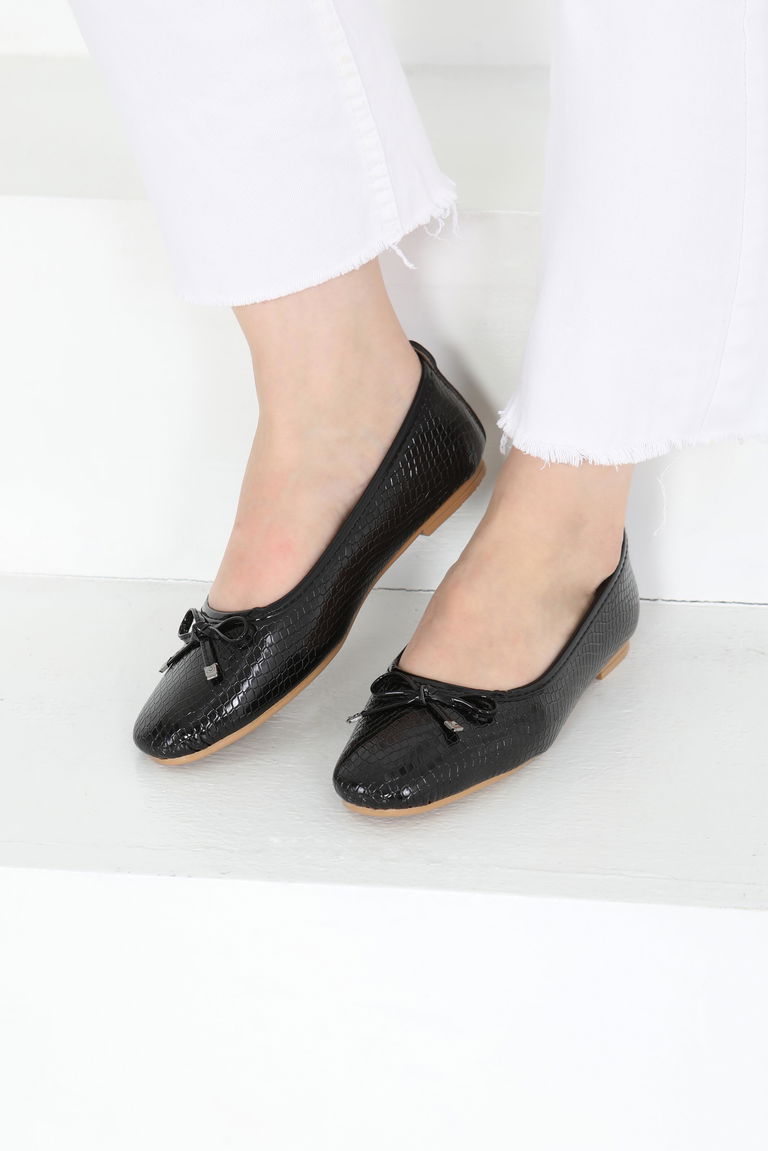 Kadın Siyah Fiyonklu Parlak Babet - 27239 - TOFİSA