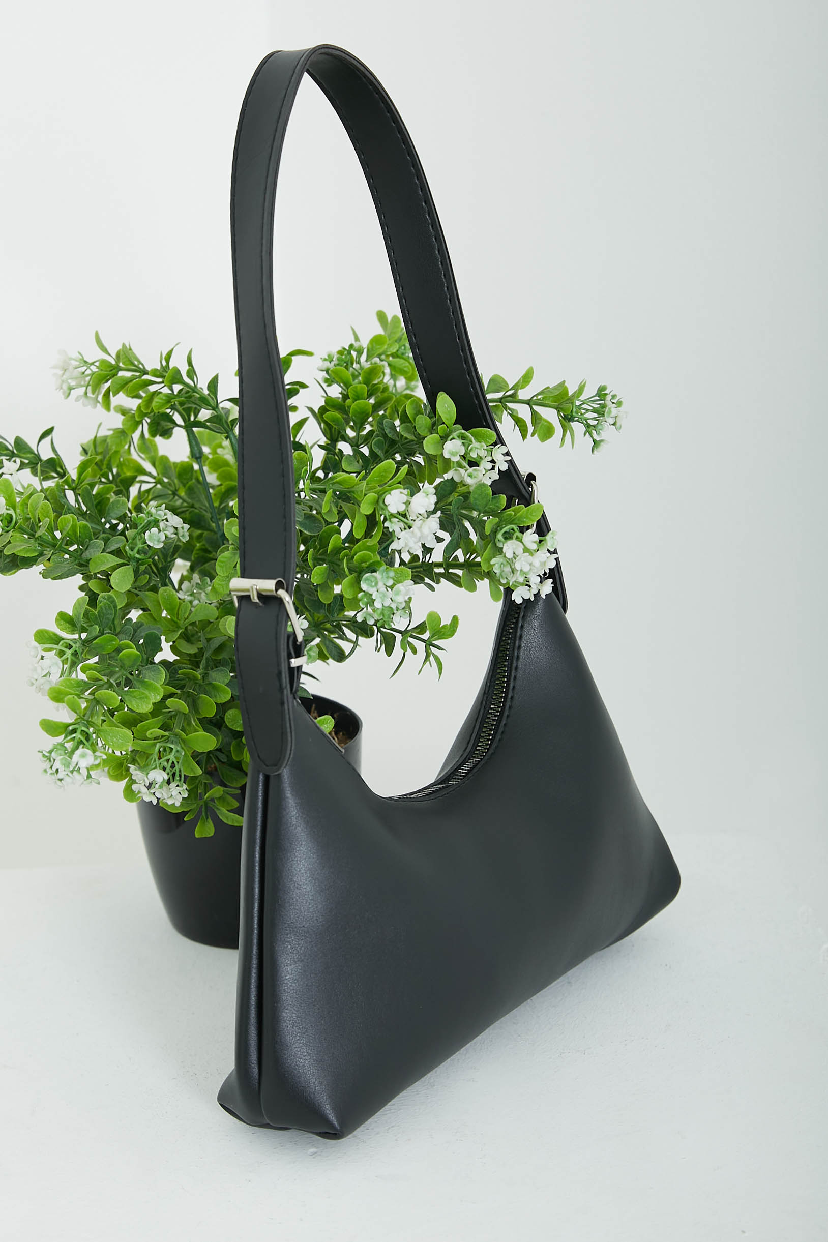 Kadın Siyah Kadın Baget Model Toka Detaylı El ve Omuz Çantası - 26820 - 1