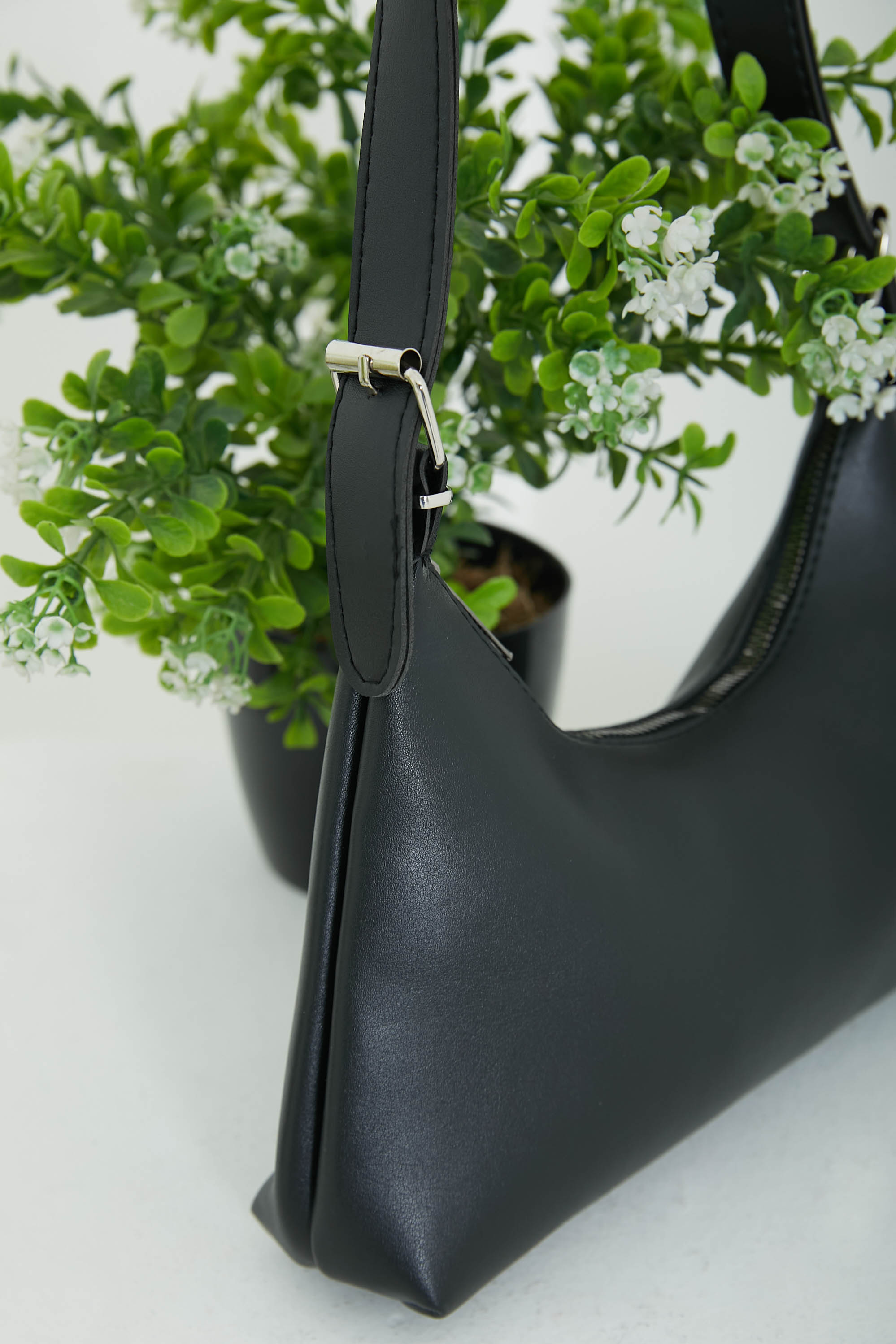 Kadın Siyah Kadın Baget Model Toka Detaylı El ve Omuz Çantası - 26820 - 2