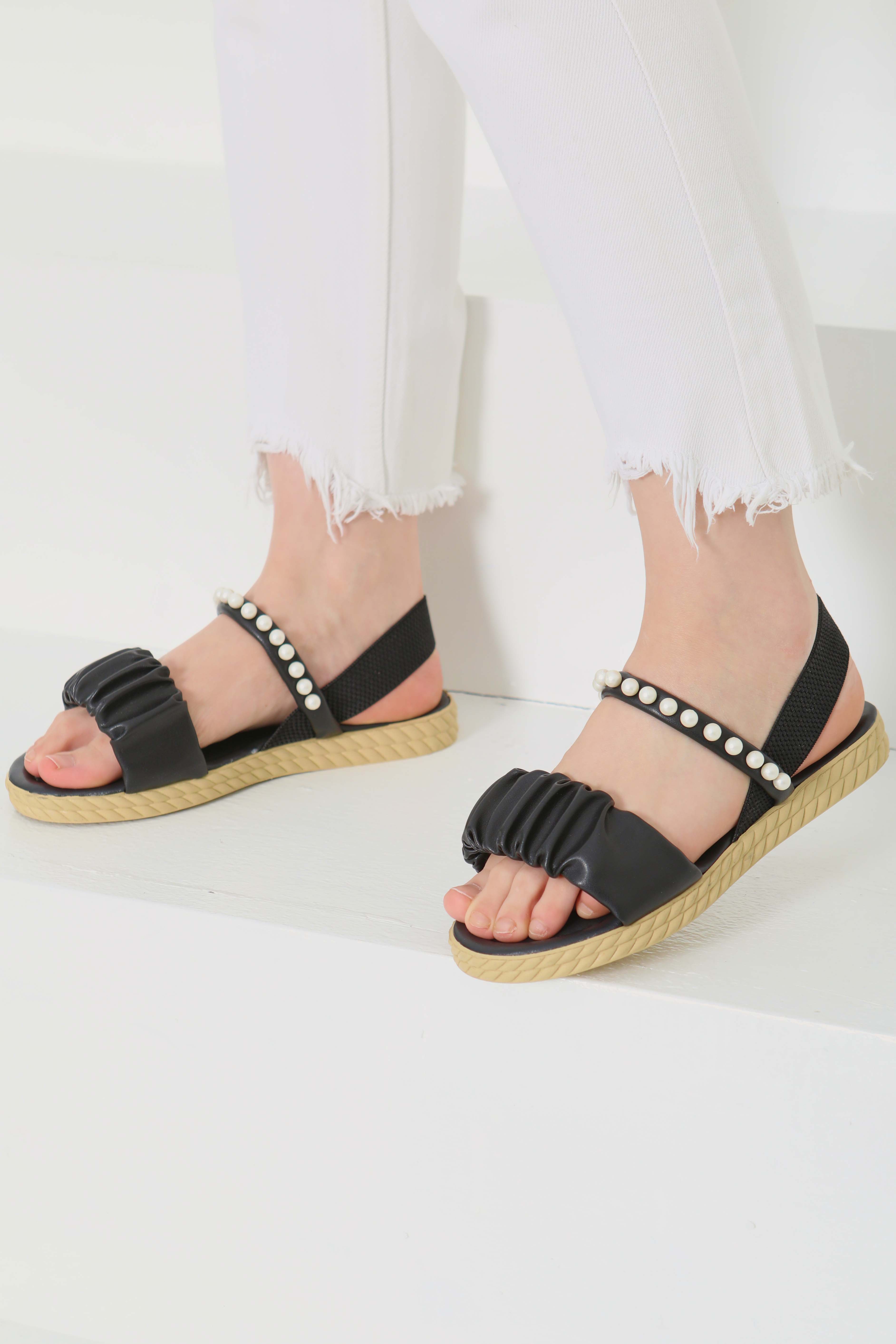 Kadın Siyah Lastili İncili Sandelet - 27108 - 1