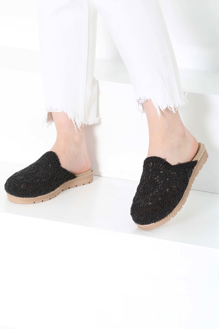 Kadın Siyah Nakış Hasırlı Terlik - 27158 - TOFİSA