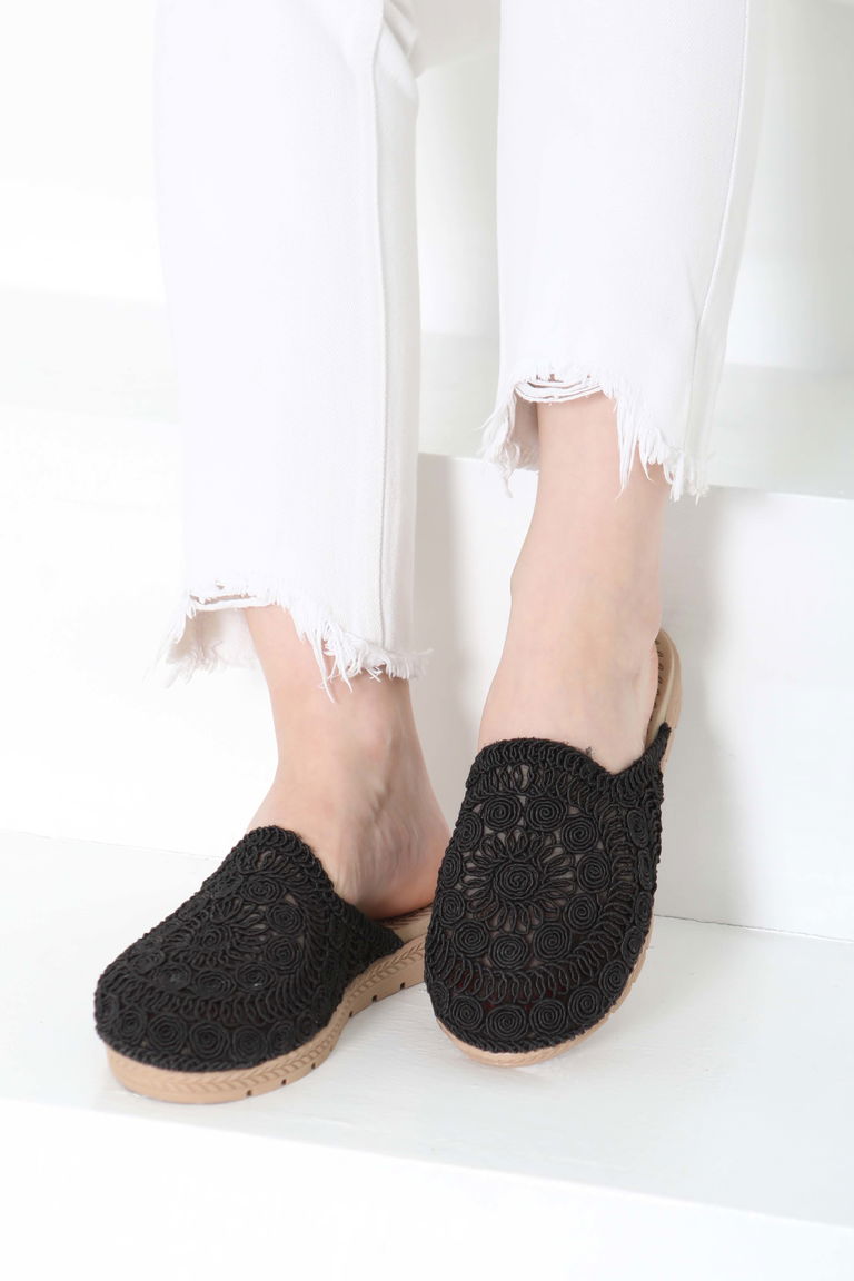 Kadın Siyah Nakış Hasırlı Terlik - 27158 - TOFİSA