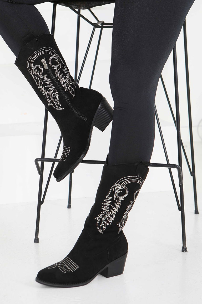 Kadın Siyah Nakışlı Kovboy Fermuarlı Süet Çizme - 27851-SIYAH - TOFİSA