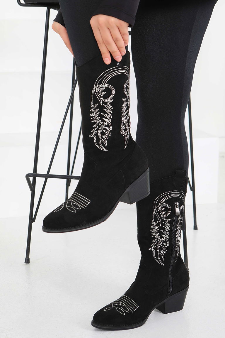 Kadın Siyah Nakışlı Kovboy Fermuarlı Süet Çizme - 27851-SIYAH - TOFİSA