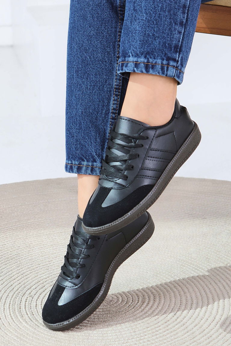 Kadın Siyah Suni Deri Spor Ayakkabı - 27702-SIYAH - TOFİSA