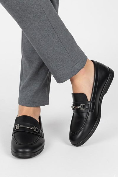 Kadın Siyah Tokalı Cilt Babet - 27908-SIYAH 