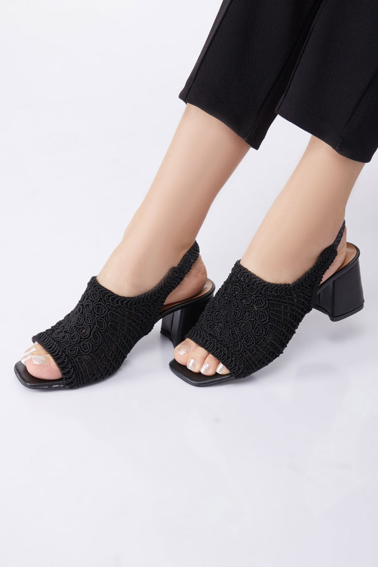 Kadın Siyah Topuklu Nakışlı Sandelet - 27154 - TOFİSA