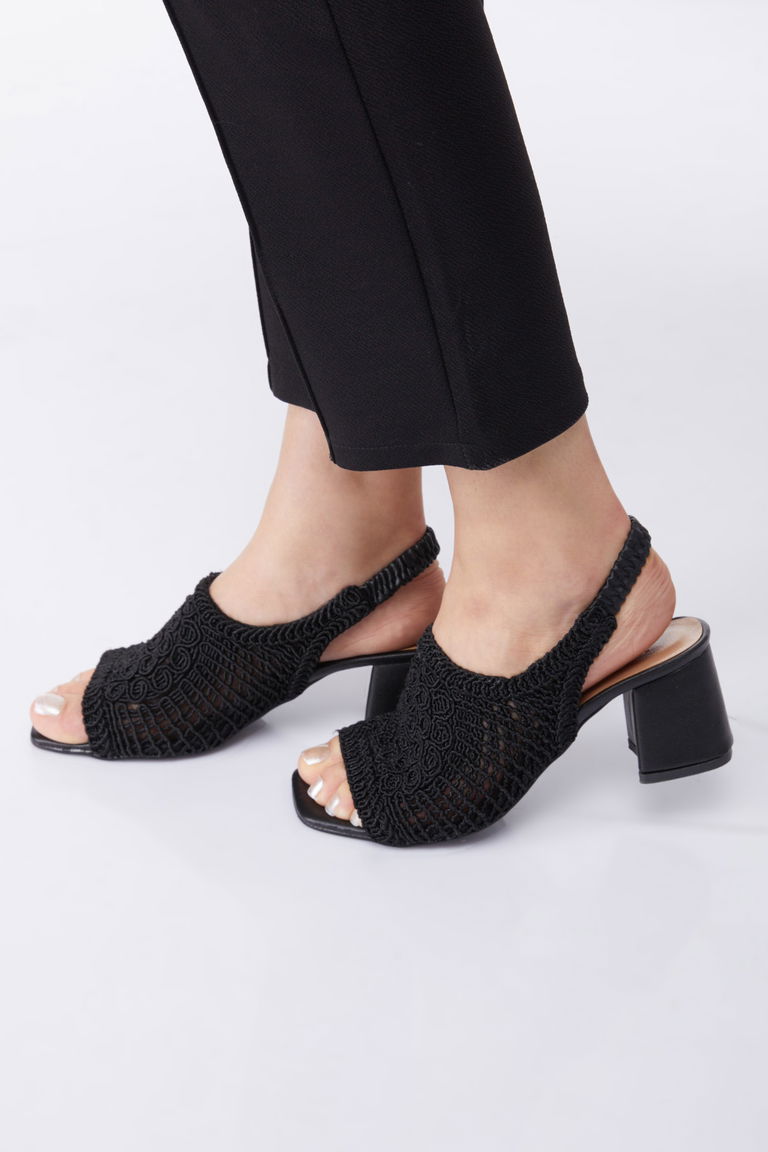 Kadın Siyah Topuklu Nakışlı Sandelet - 27154 - TOFİSA