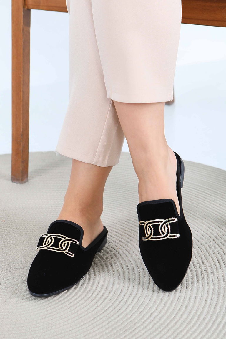 Kadın Siyah Ucu Sivri Süet Tokalı Terlik - 27785-SIYAH - TOFİSA