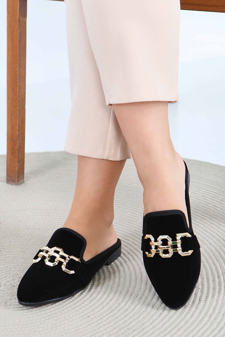 Kadın Siyah Ucu Sivri Süet Tokalı Terlik - 27788-SIYAH - TOFİSA