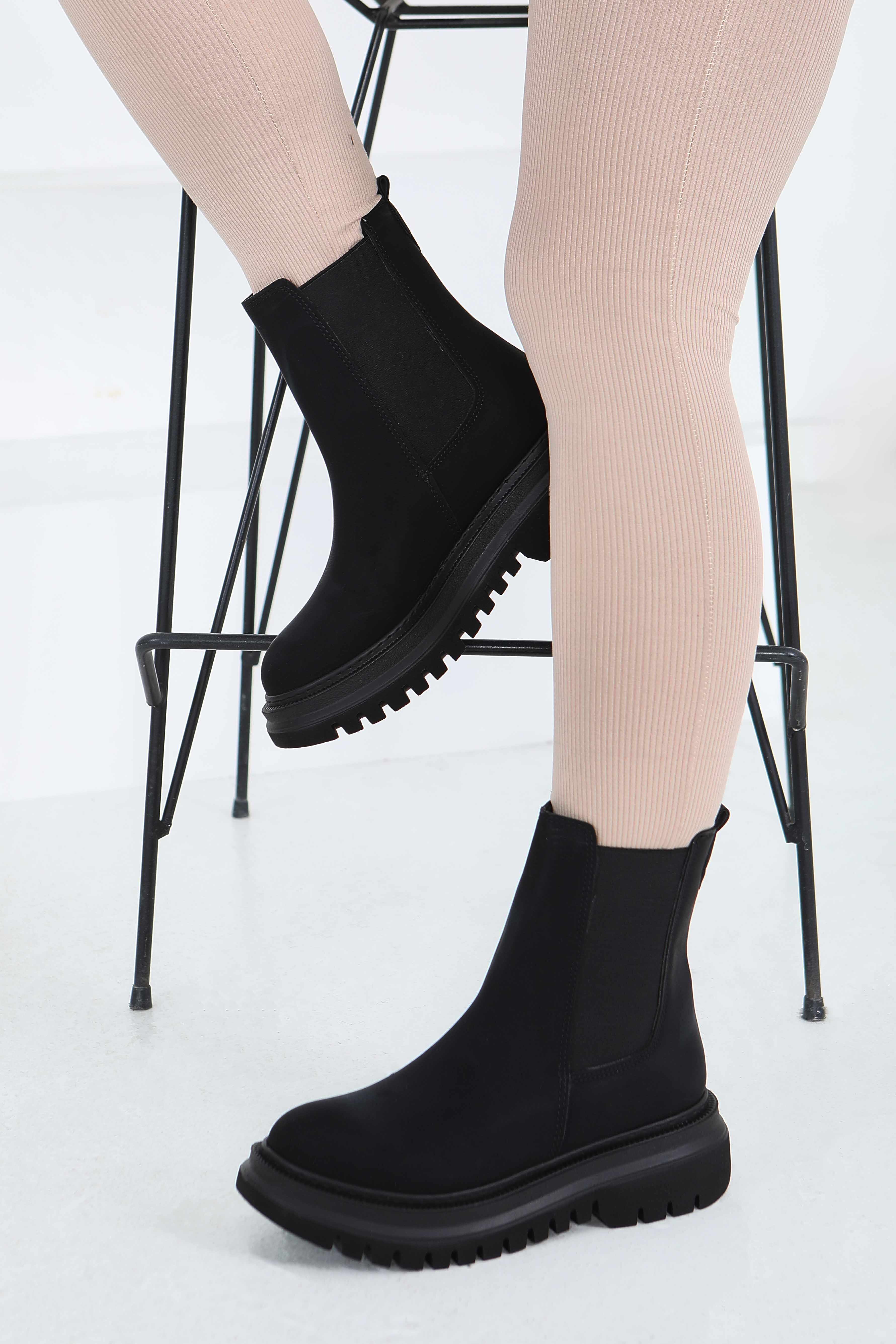 Kadın Siyah Yanları Lastikli Süet Bot - 27847-SIYAH - 2