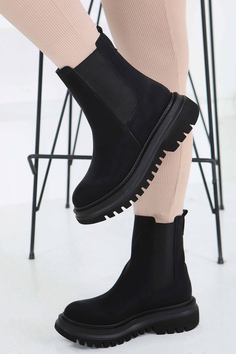 Kadın Siyah Yanları Lastikli Süet Bot - 27847-SIYAH - TOFİSA