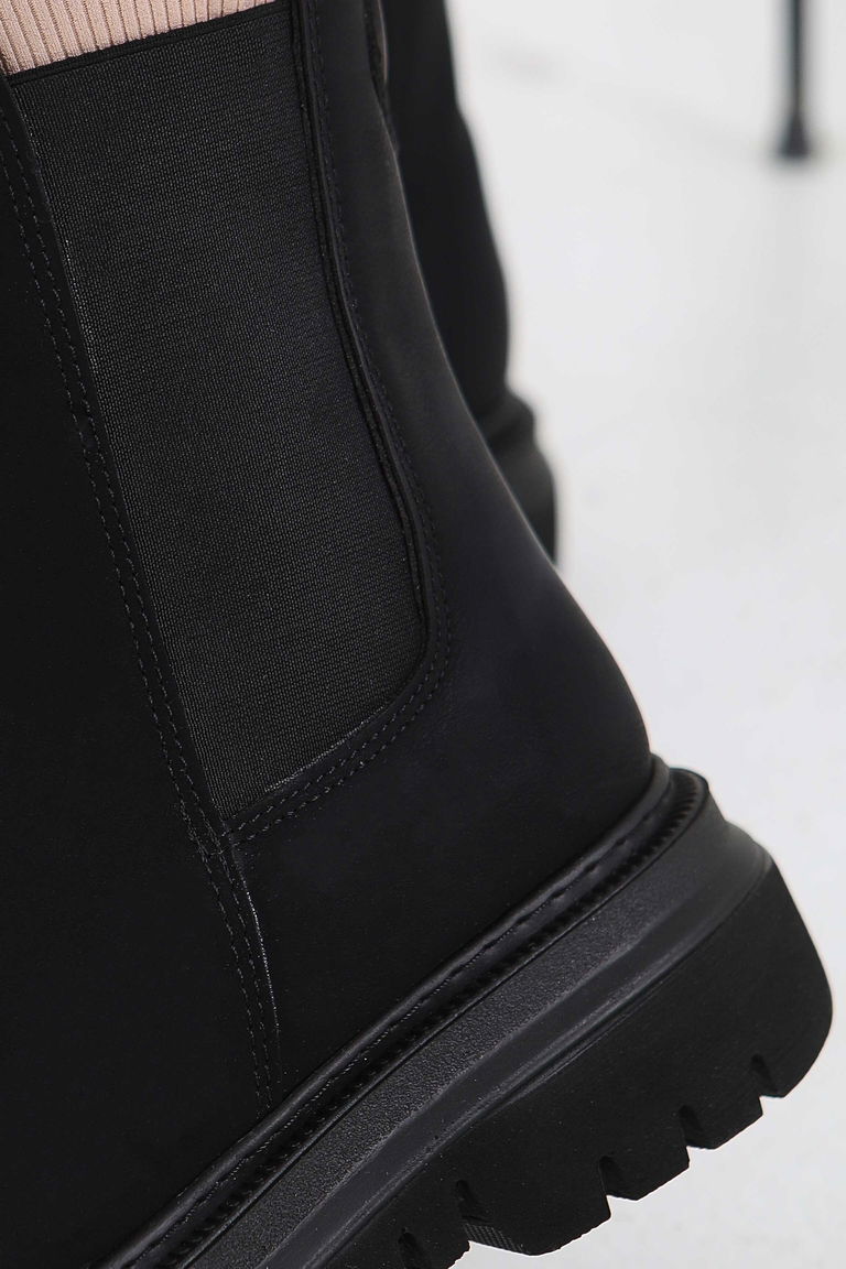 Kadın Siyah Yanları Lastikli Süet Bot - 27847-SIYAH - TOFİSA