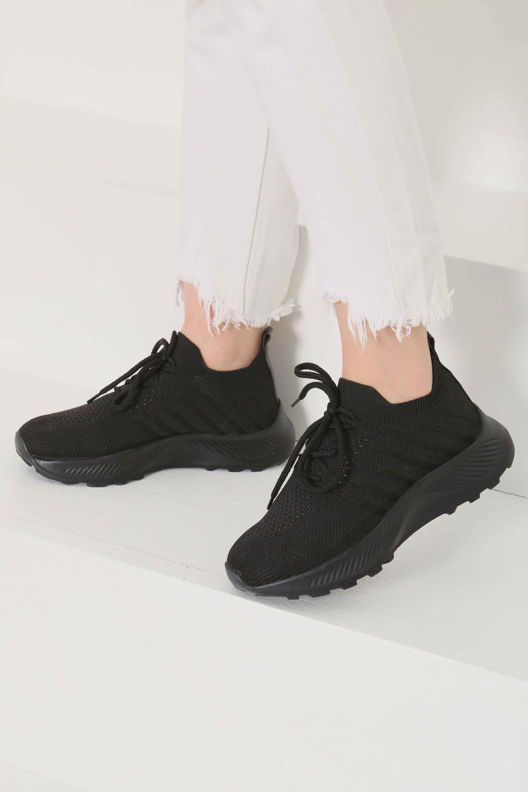 Kadın Siyah Yüksek Tabanlı Spor Ayakkabı - 27082 - TOFİSA