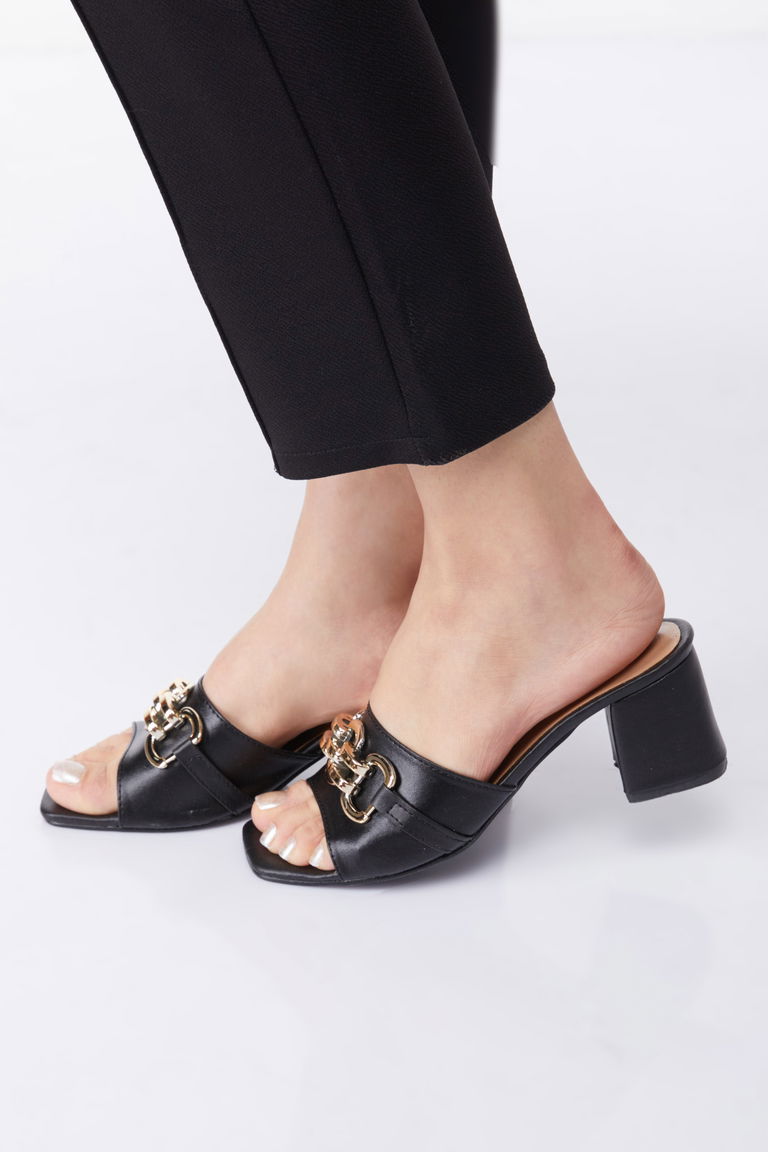 Kadın Siyah Zincir Tokalı Topuklu Terlik - 27152 - TOFİSA