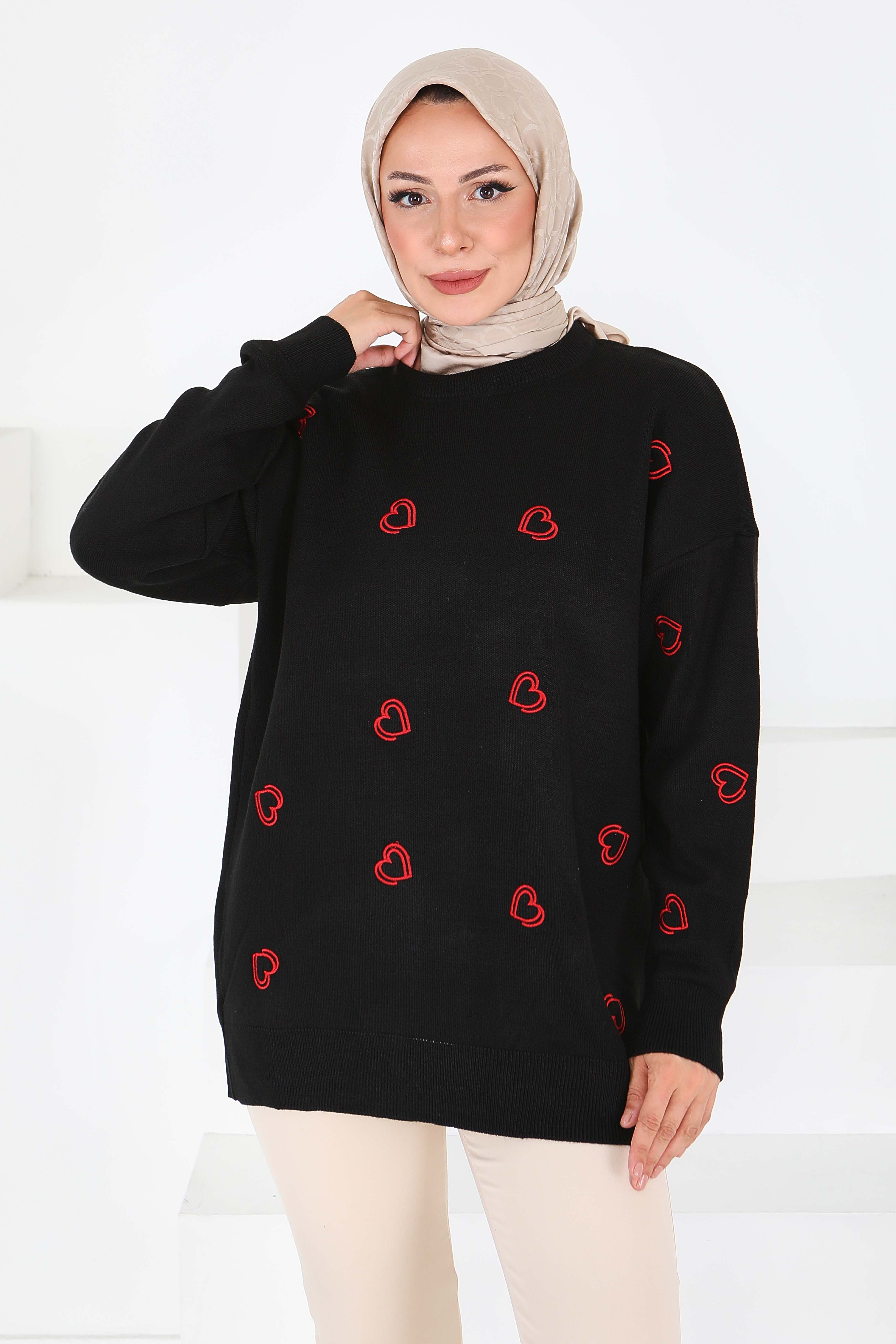 Kalp Nakışlı Triko Kazak - 27793-SIYAH - 2