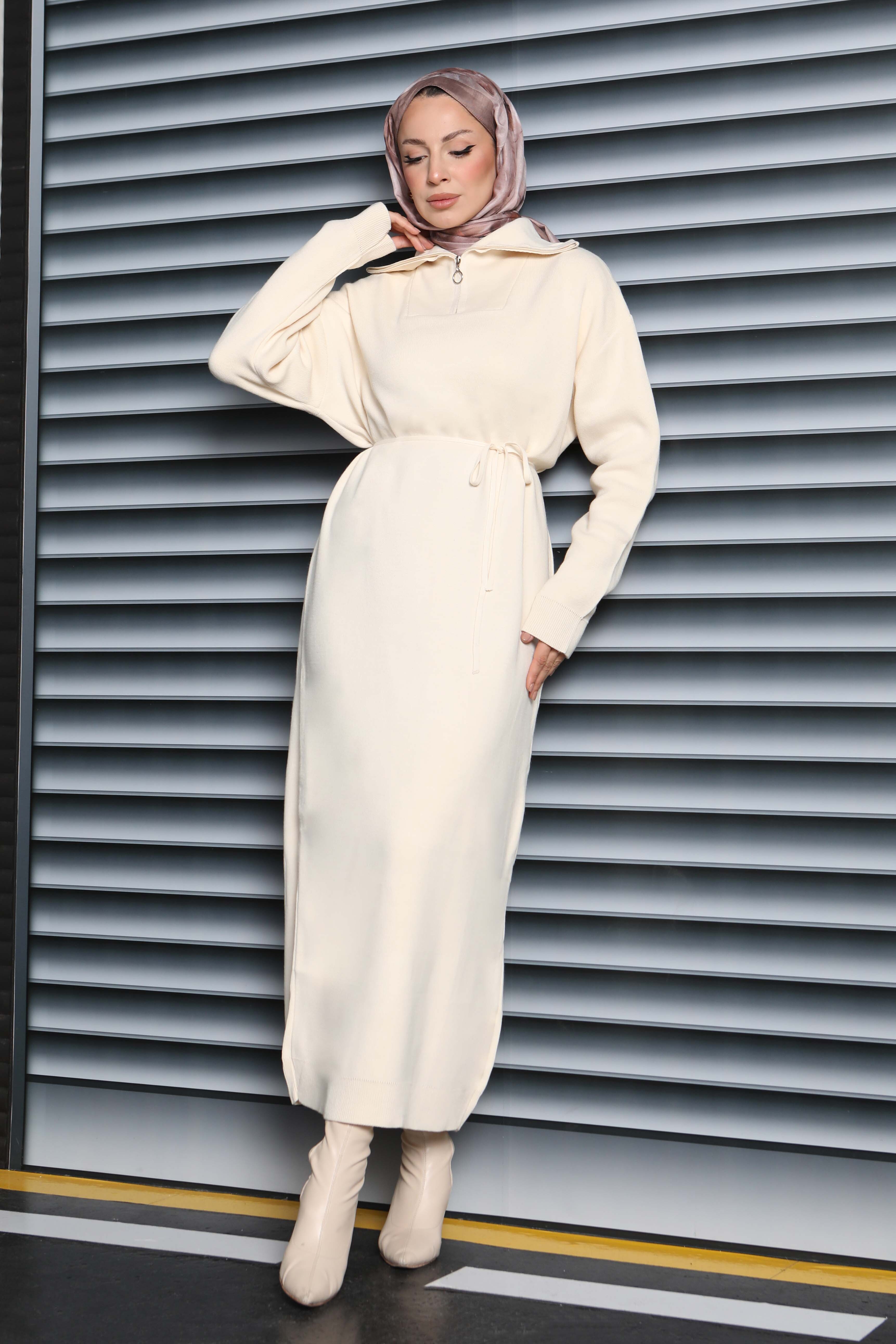 Kamyoncu Yaka Triko Elbise - 27937-KREM - 1