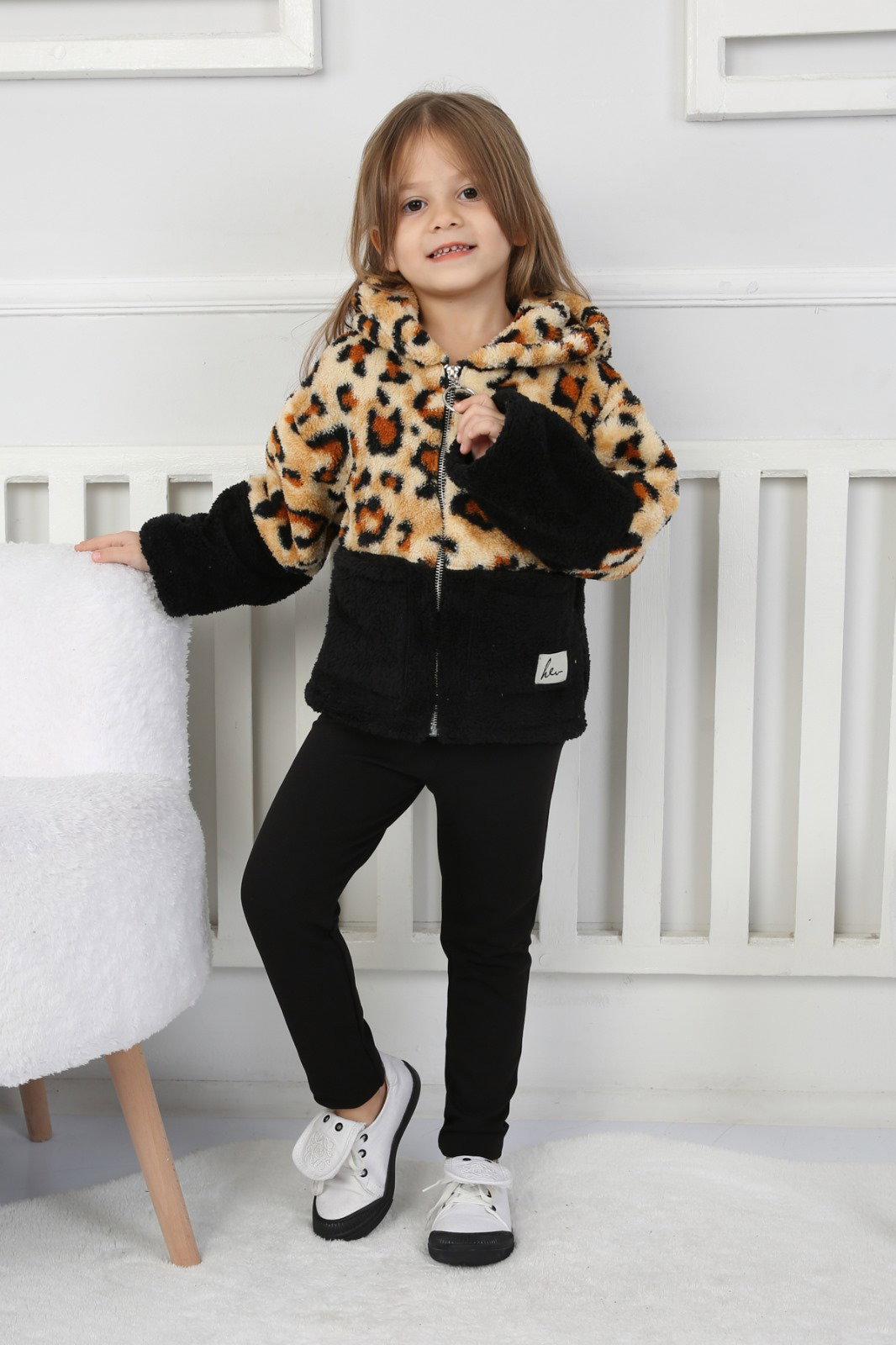 Kız Çocuk Leopar Garnili Peluş Mont - 26700 - 4