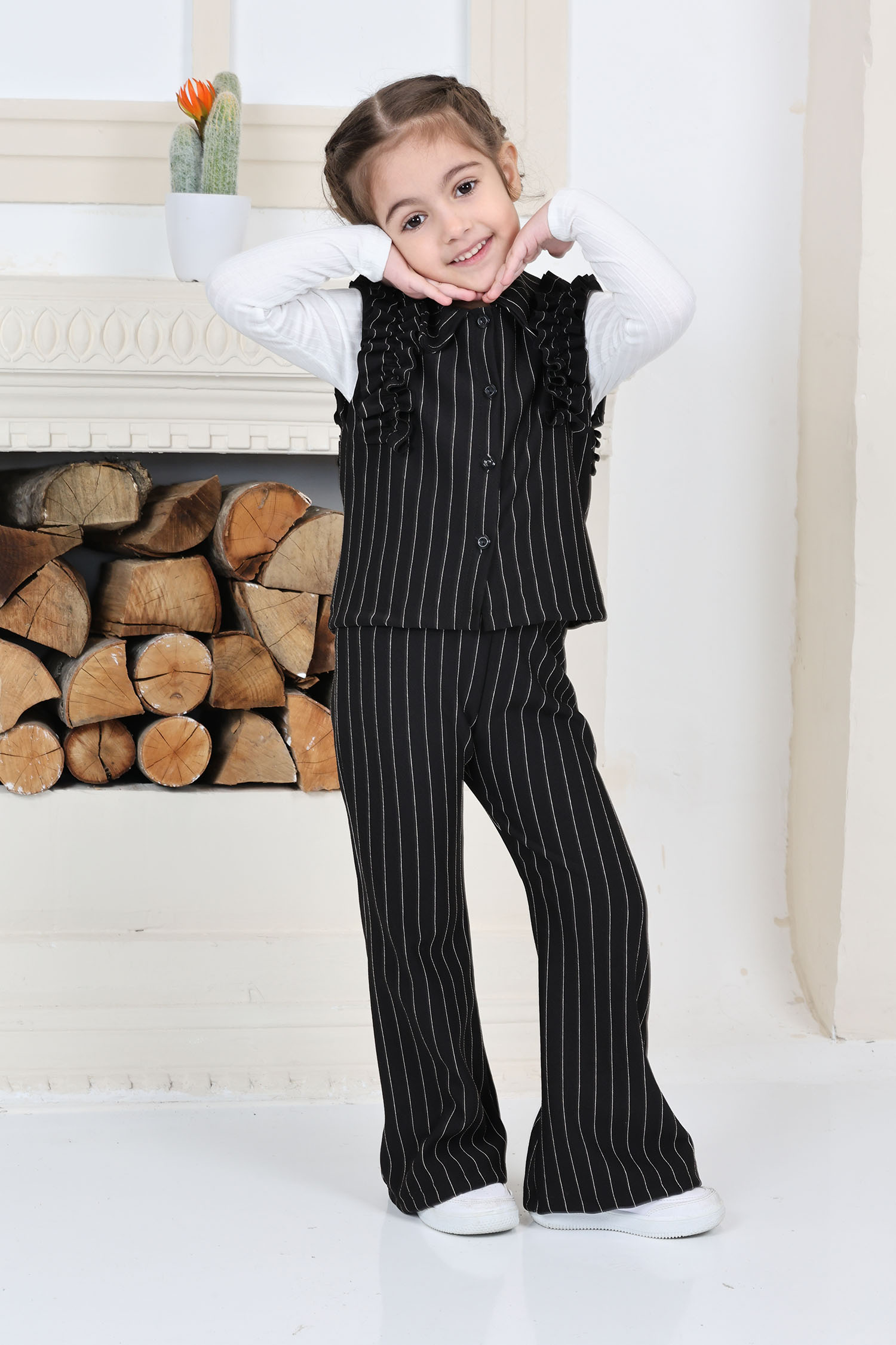 Kız Çocuk Siyah Kız Çocuk Çizgili Omuz Detay Düğmeli Yelek ve Salaş Pantolon Alt Üst Takım - 26819 - 1